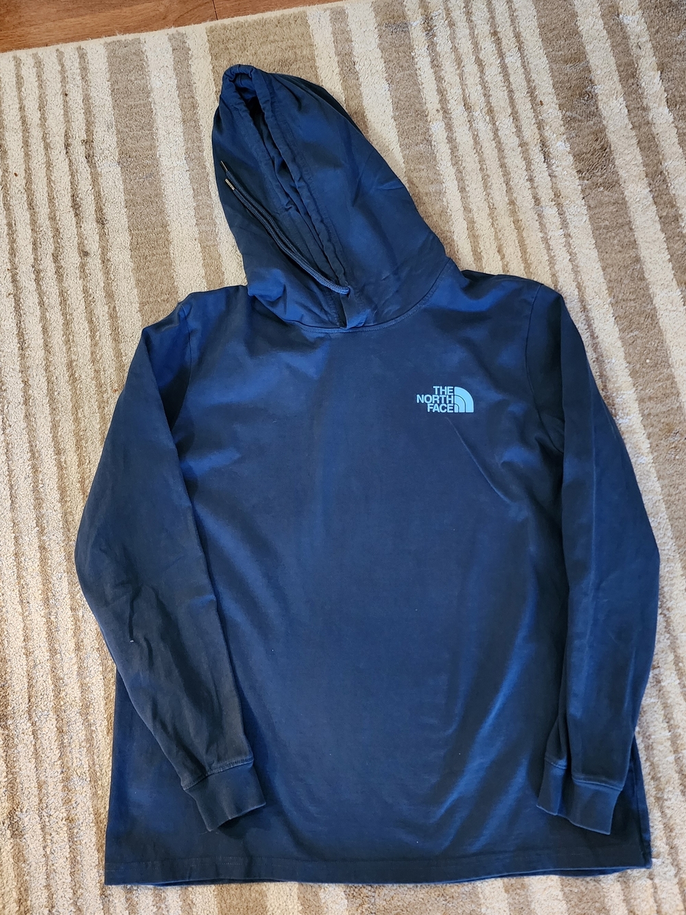 The North Face Navy Blue Pullover Hoodie. Standard Fit.
